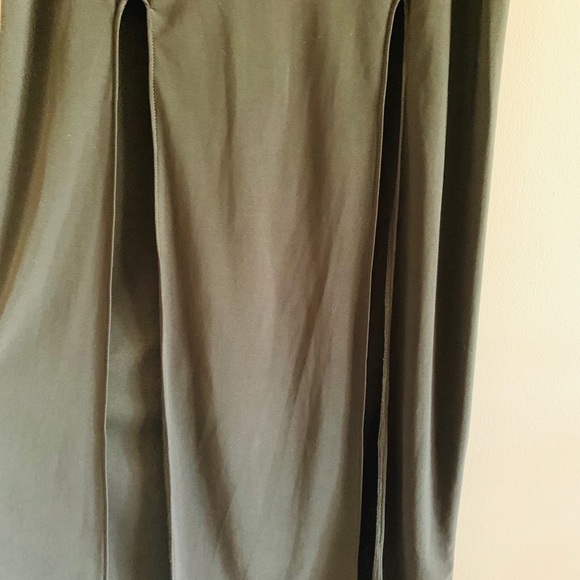 Long black skirt - Picture 2 of 4